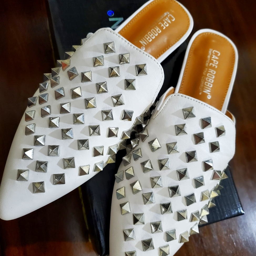 Stud Flats
